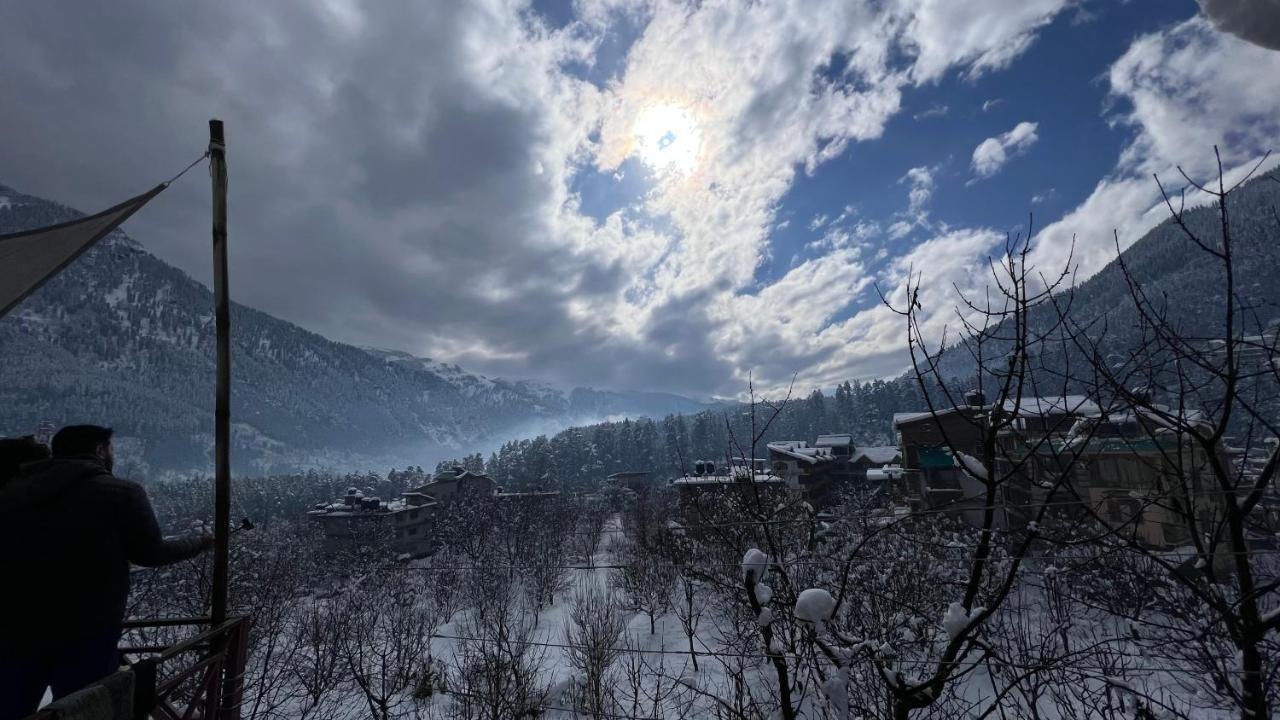 Yolo Backpackers - Manali Hostel Exterior photo