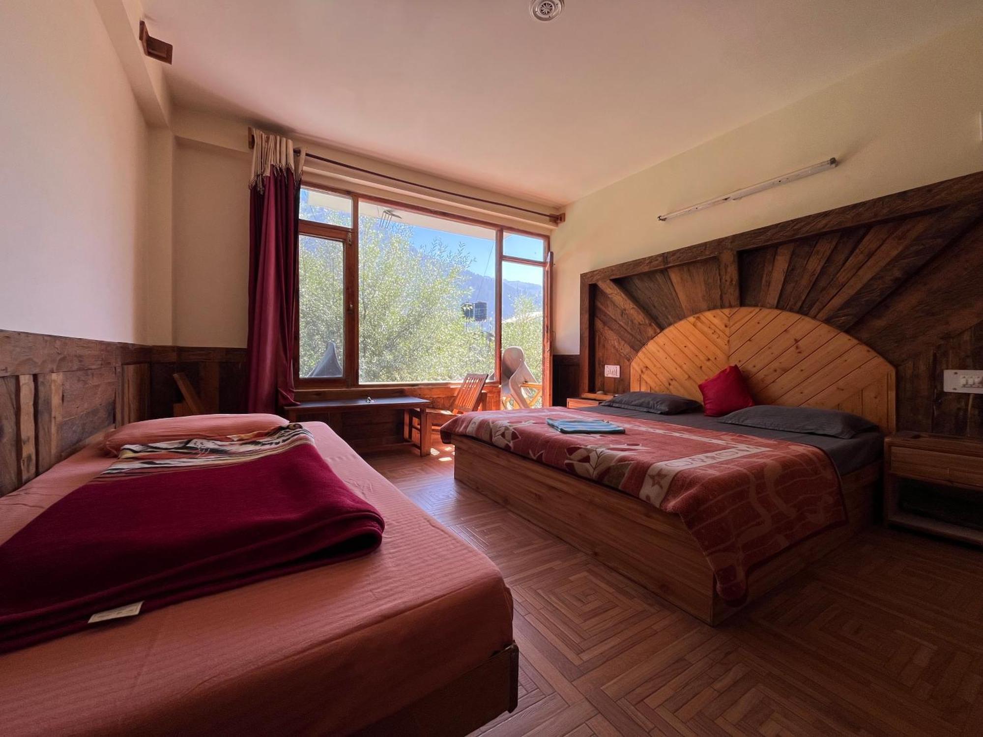 Yolo Backpackers - Manali Hostel Exterior photo